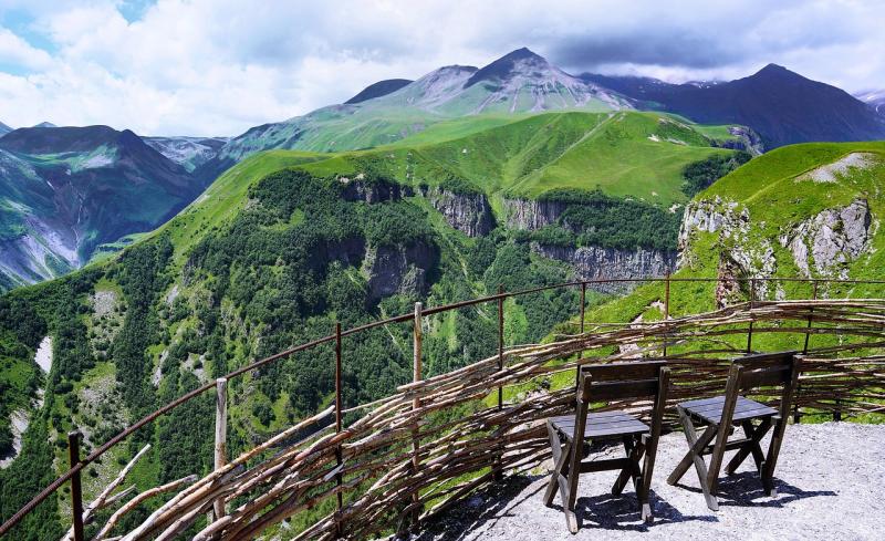 bergen-kaukasus-georgie-twin-travel