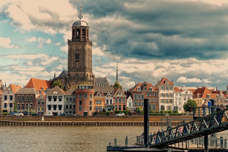 stadsaanzicht Deventer over de IJssel